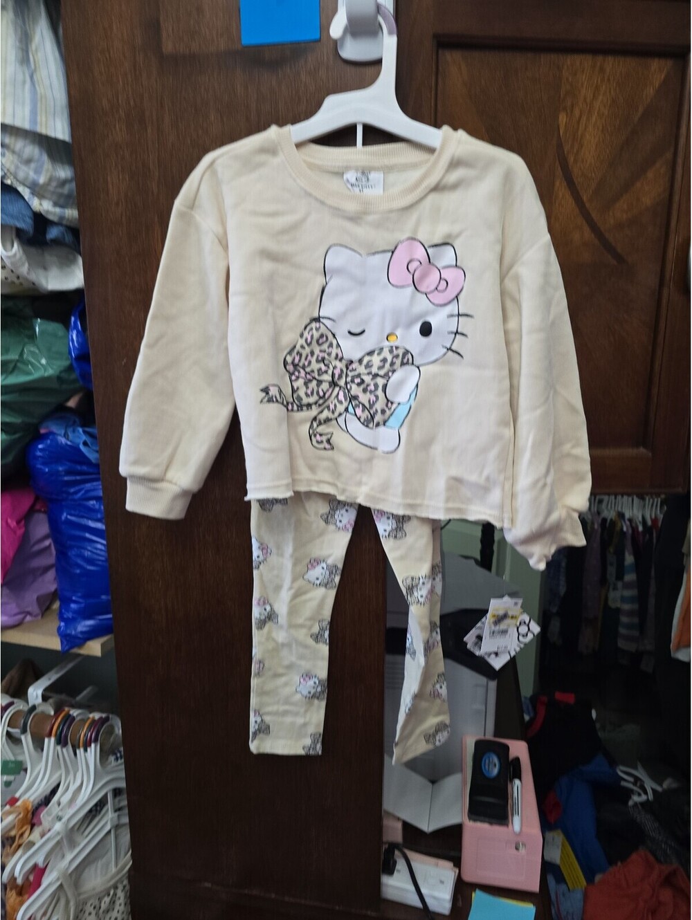 4t brand new, hello kitty legging outfit item 1008
